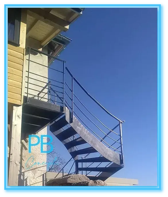 ESCALIER EXTERIEUR