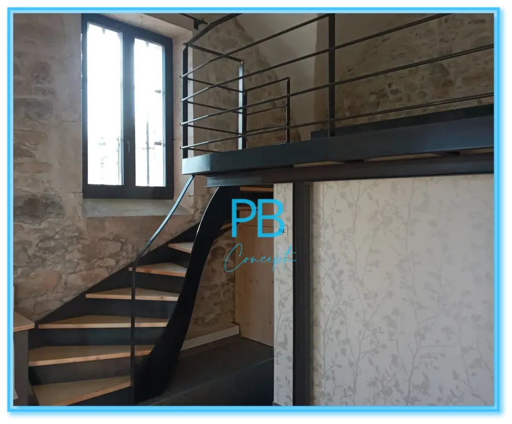 ESCALIER POUR MEZZANINE