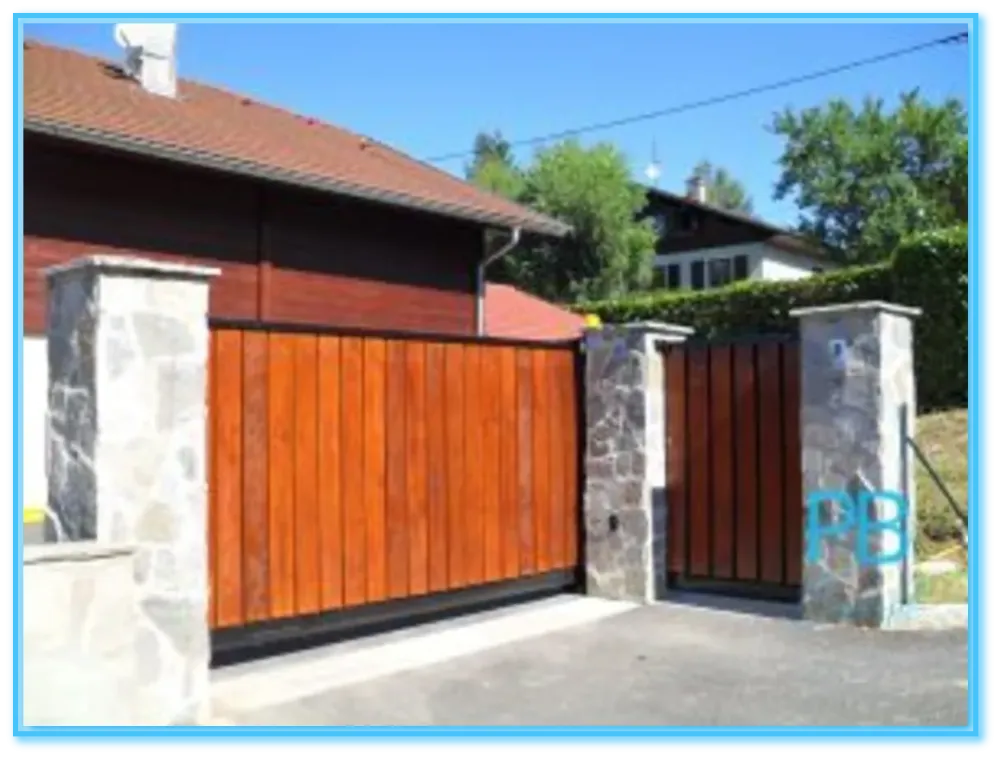 PORTAIL ET PORTILLON AVEC REMPLISSAGE BOIS